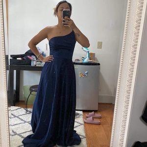 David’s bridal one shoulder satin-a-line long dress with pockets. Size 4.